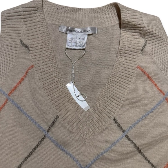 Nike Women’s Beige Plaid Golf Sweater Vest V neck Size Large - Picture 3 of 6